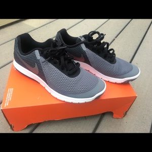 Women’s Nike Flex Experience Tennis